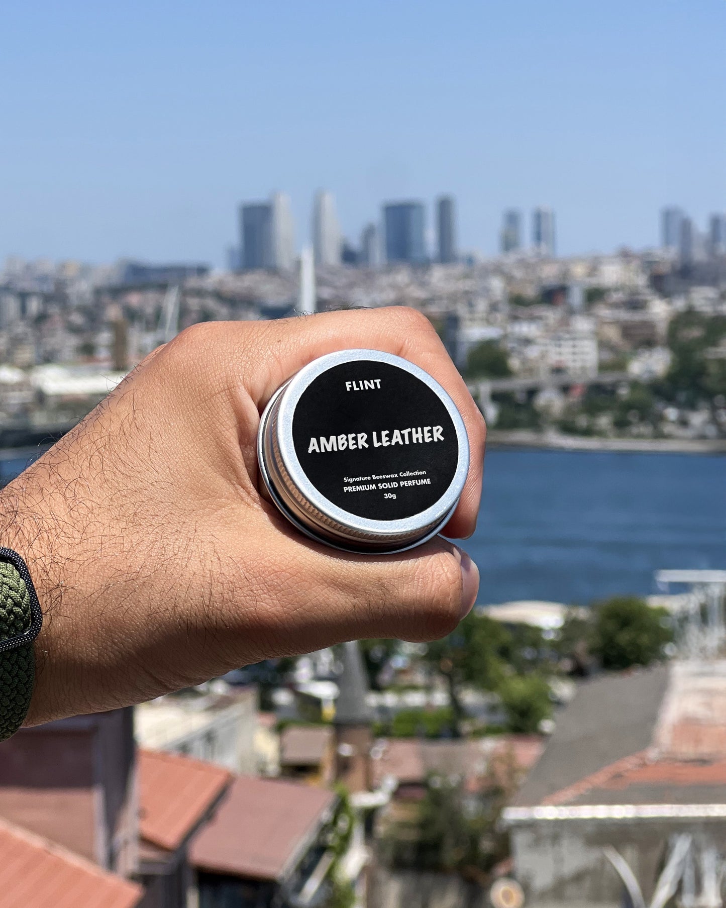 THE SOLID PERFUME